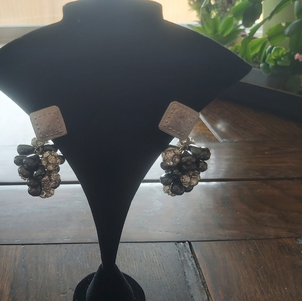 ANTIQUE/ VINTAGE DANGLY EARRING!